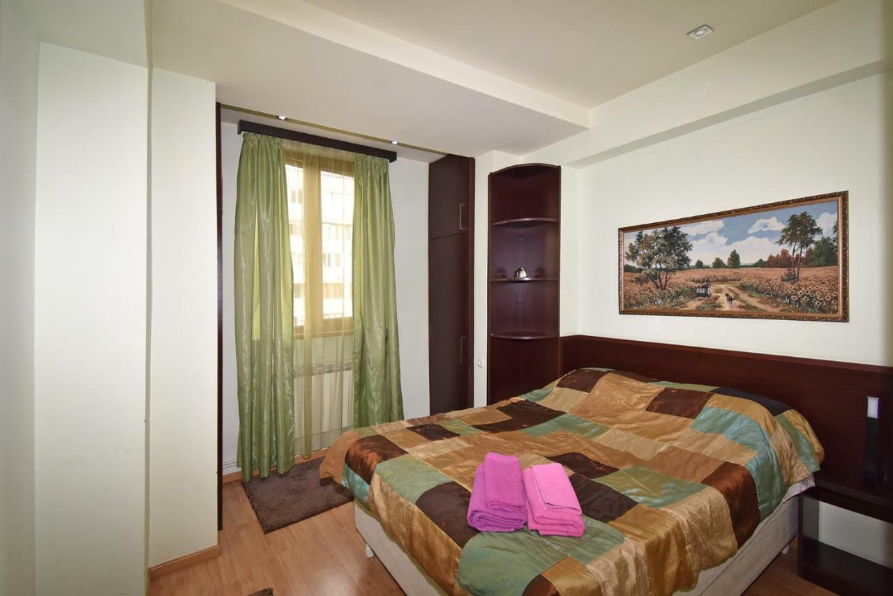Apartments In Center Of Yerevan,Koghbatsi 1A Street Екстериор снимка